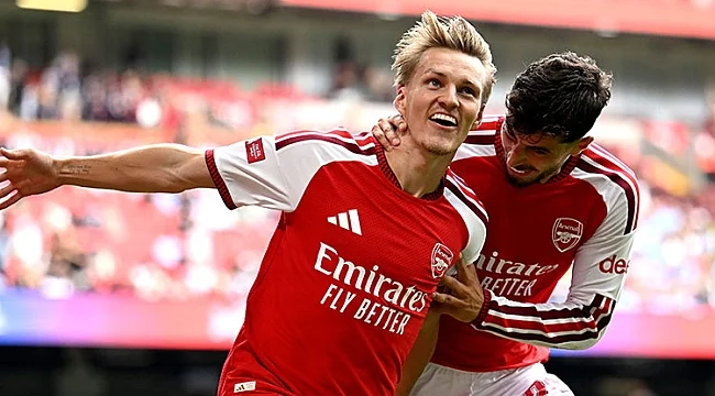 Arsenal, Manchester City'i adeta dağıttı! Kupayla başladı