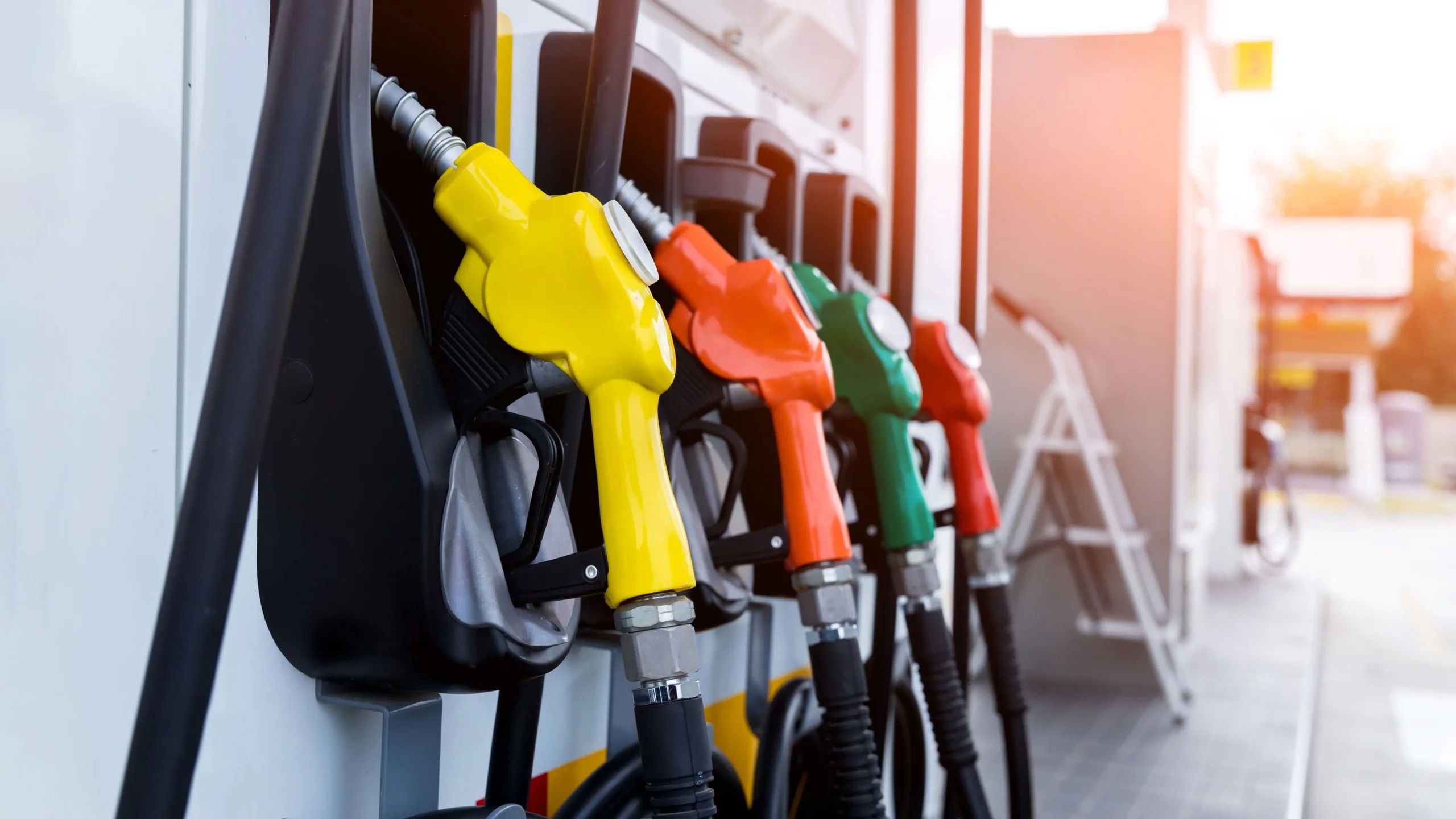 Benzine dev zam geliyor: Depoyu doldurmak için son 24 saat!