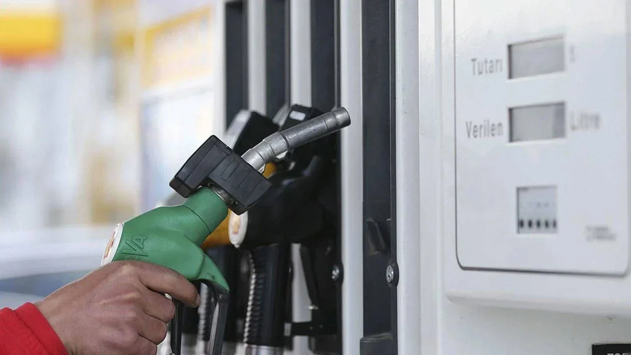Benzine zam kesinleşti! Gece yarısı pompa fiyatı değişecek