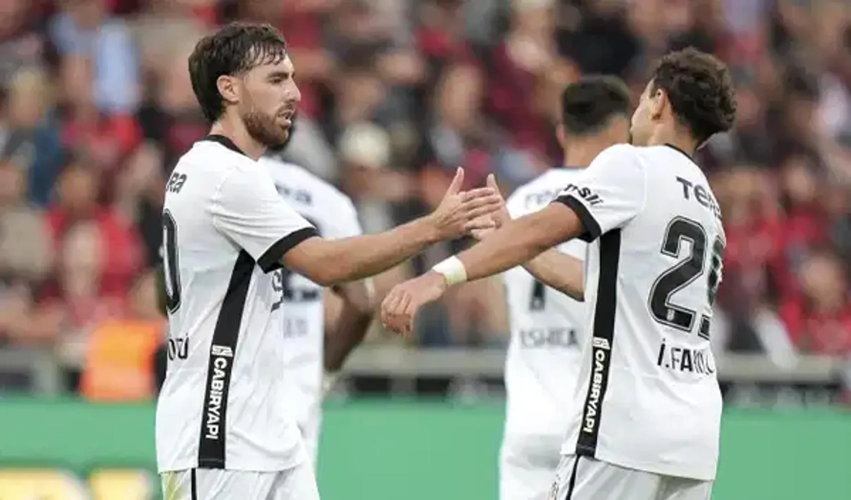 Beşiktaş, Hradec Kralove'yi deplasmanda yendi! Tur avantajını kaptı