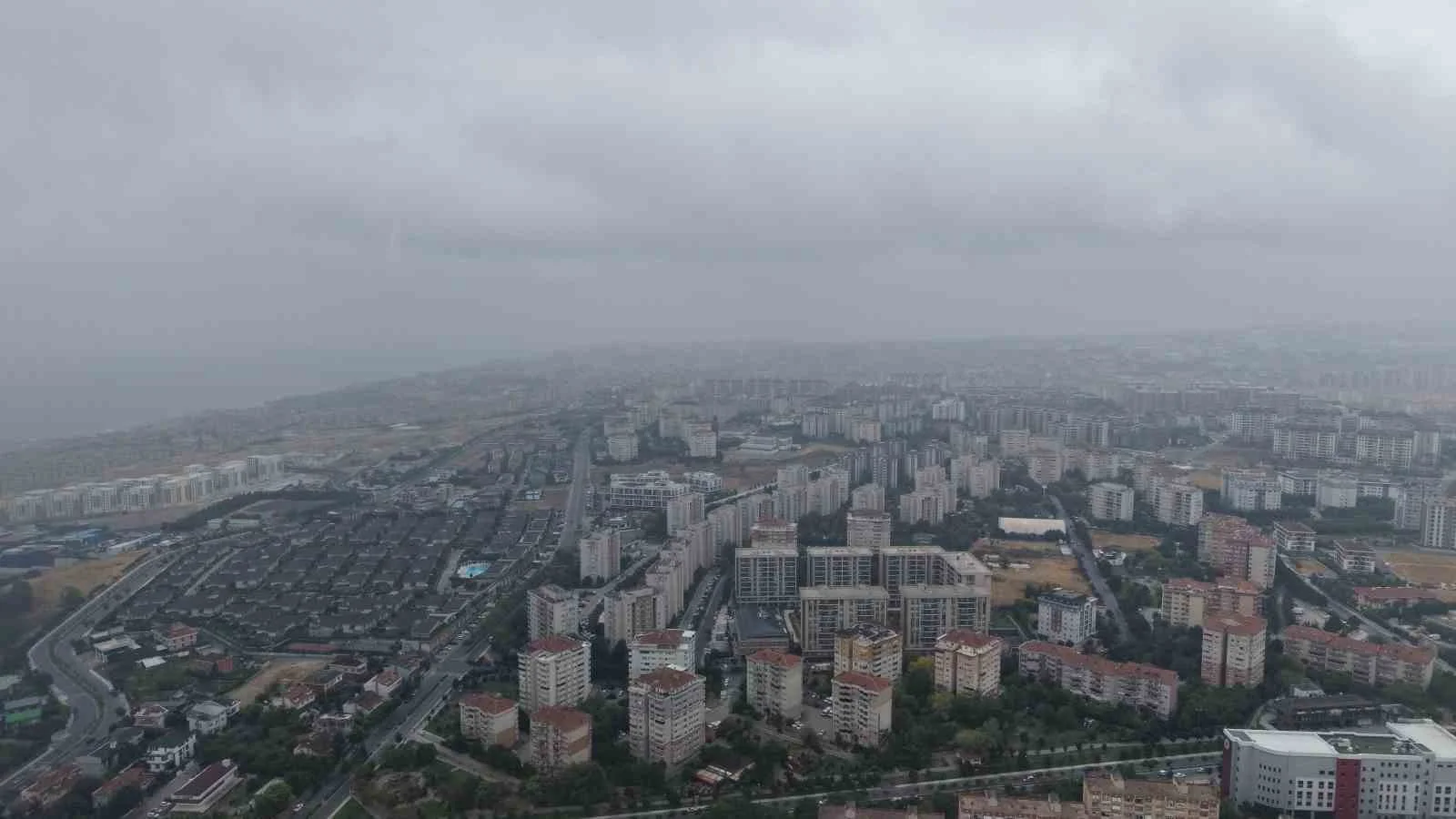 Beylikdüzü semalarında göç başladı! Yüzlercesi görüntülendi