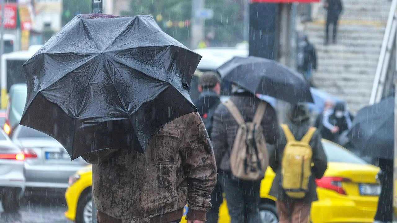 Bugünkü hava durumunda kritik uyarı: Sağanak ve fırtına alarmı