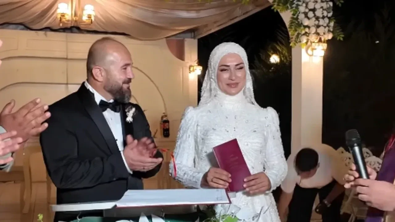 Burçun Özçivit kimdir, ne iş yapıyor? Burak Özçivit'in kız kardeşi evlendi