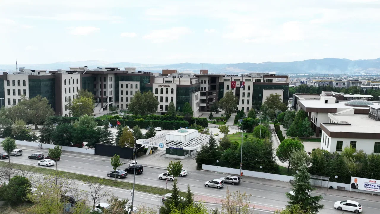 Bursa Teknik Üniversitesi’nden YKS'de büyük başarı: 1 bölümde Türkiye 1'incisi!