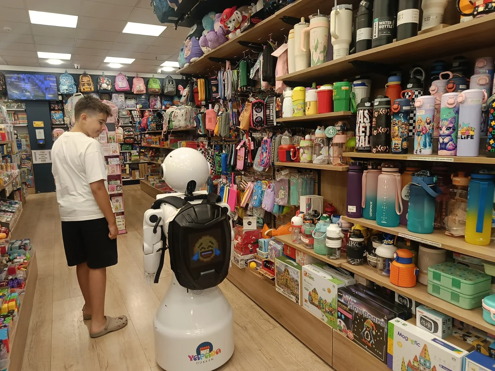Çocuklar bayıldı: Ada robot Edirne’nin fenomeni oldu