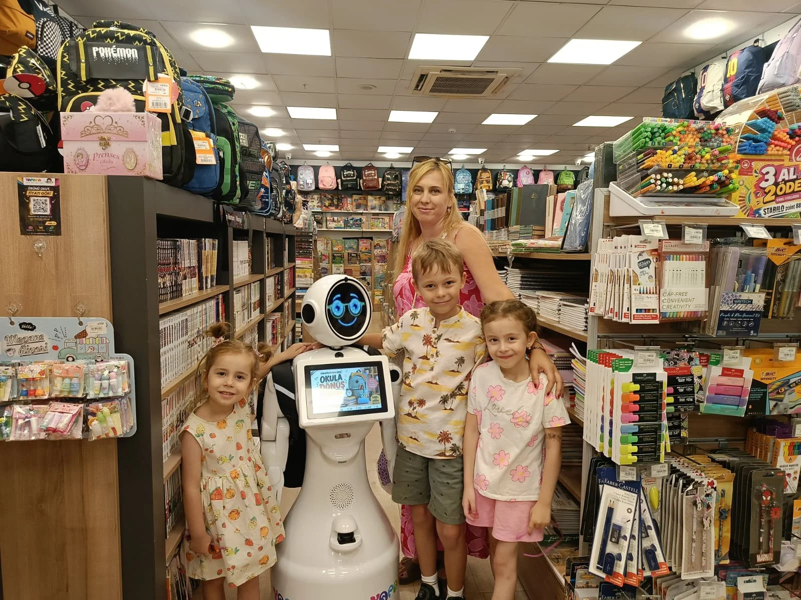 Çocuklar bayıldı: Ada robot Edirne’nin fenomeni oldu