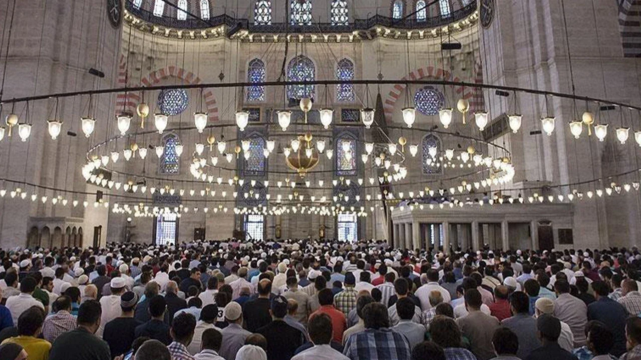 Cuma namazı saat kaçta? 7 Ağustos il il vakitler