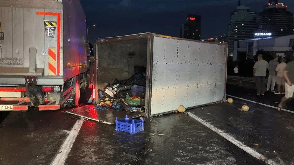 Esenyurt'ta 11 araçlık zincirleme kaza! 6 kişi yaralandı