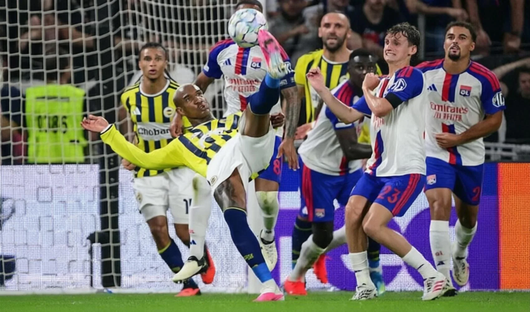 f-bahce-20-milyon-euro-dan-vazgecti-talisca-planini-degistirdi-1.webp