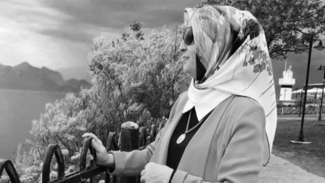Fedakârlık unutulur mu? Ayla Öğretmen İçin Türkiye'yi duygulandıran karar