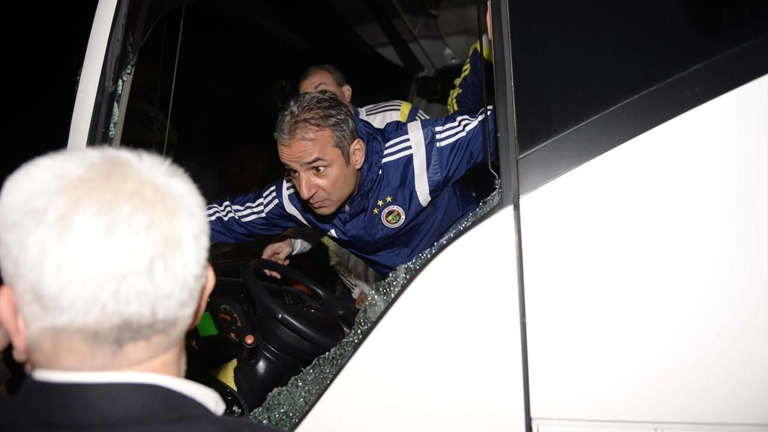 fenerbahce-otobusune-ates-acanlar-11-yil-sonra-bazdan-yakalandi-1.webp