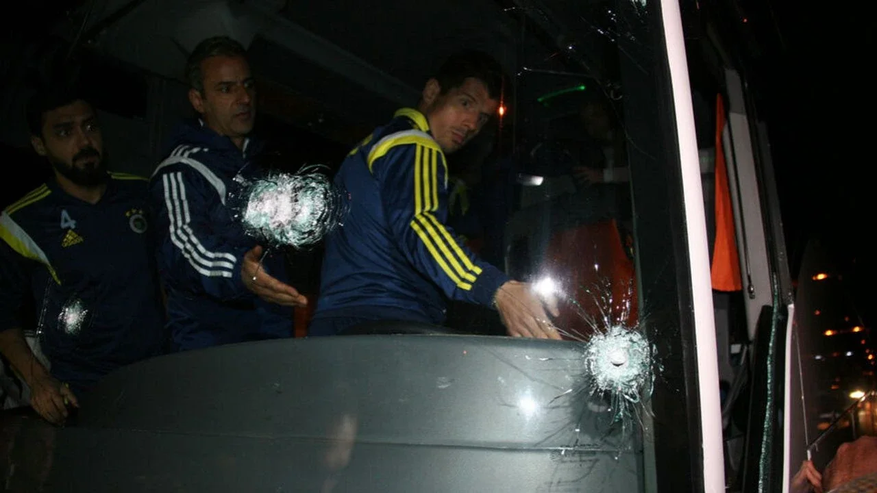 fenerbahce-otobusune-ates-acanlar-11-yil-sonra-bazdan-yakalandi-5.webp