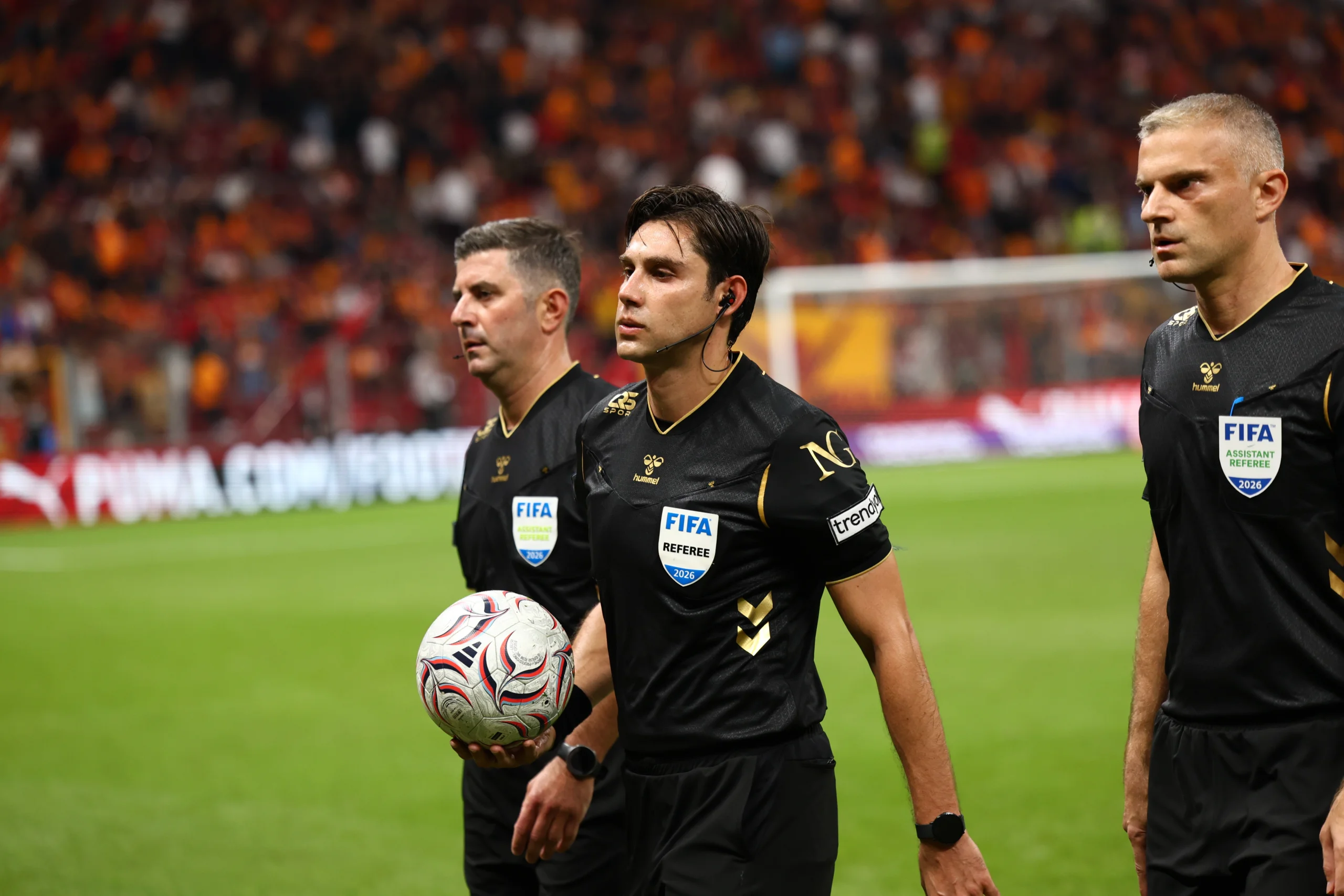"Fenerbahçe yönetimi acil toplanmalı": Çilingiroğlu'ndan olay Galatasaray çağrısı!