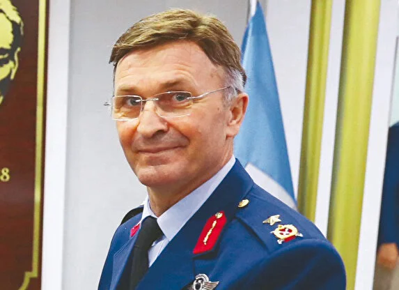 FETÖ ihraç etmişti: Kadıoğlu paşa Hava Kuvvetleri komutanı oldu