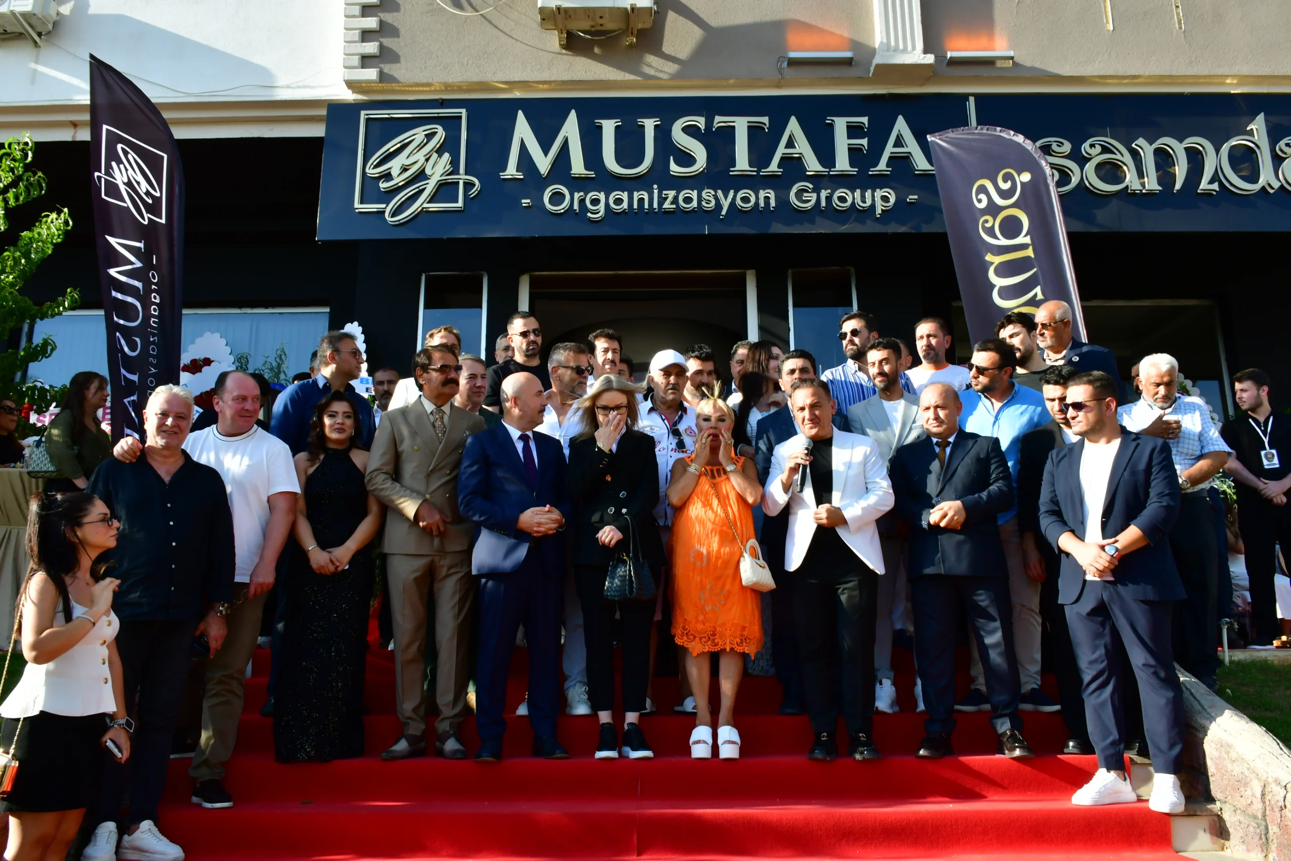 Gaziantep’te yıldızlar geçidi: Şamdancı ve By Mustafa açılışı ile Green Park’ta görkemli gala