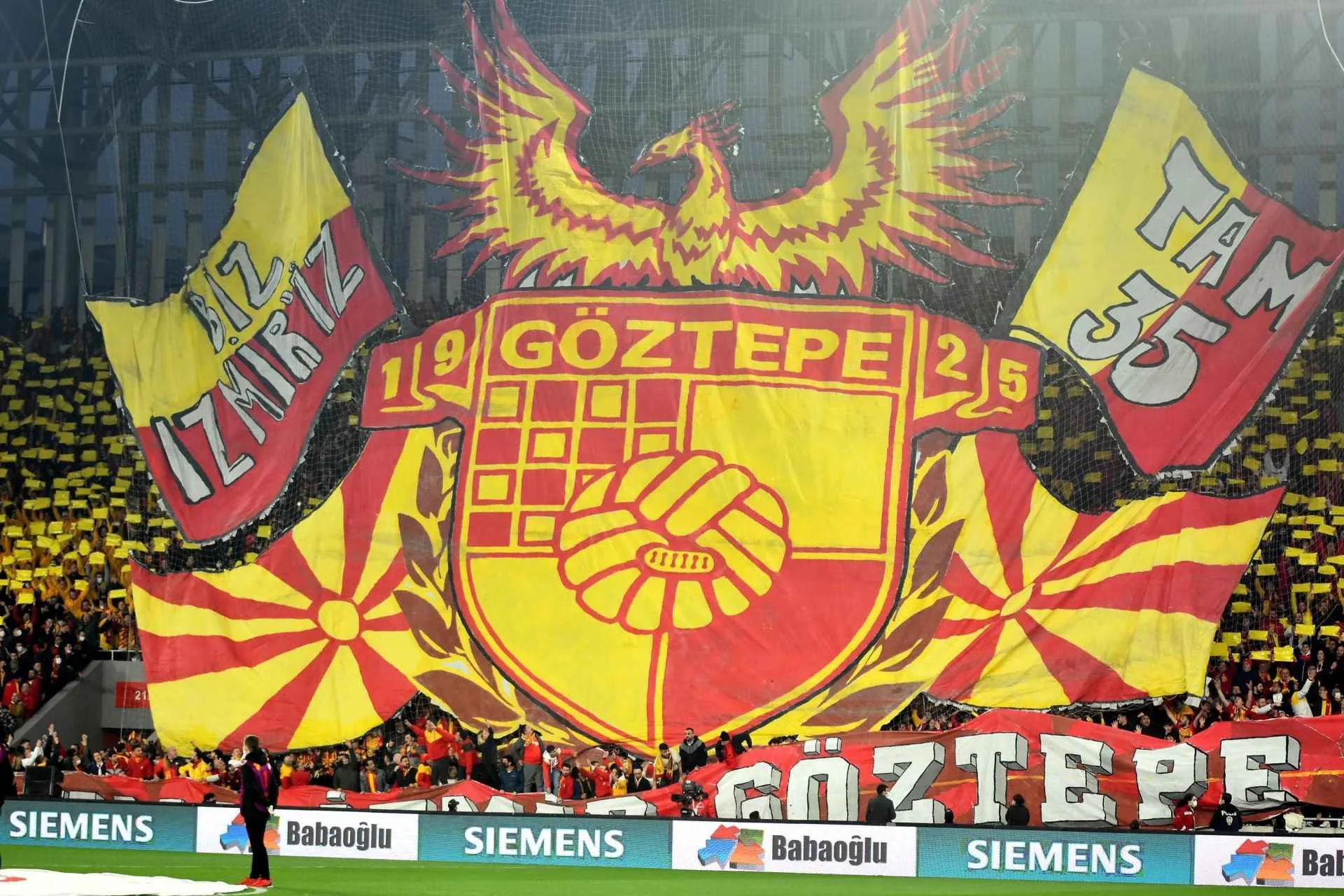 Göztepe'de 8. transfer! Akonnor geldi, Dennis Al-Jazira'ya gidiyor