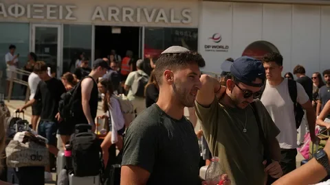 Güney Kıbrıs'ta İsrail alarmı: 3 şehirde binlerce konut topladılar!