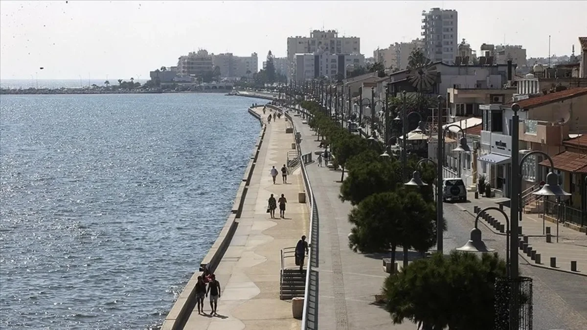 Güney Kıbrıs'ta İsrail alarmı: 3 şehirde binlerce konut topladılar!