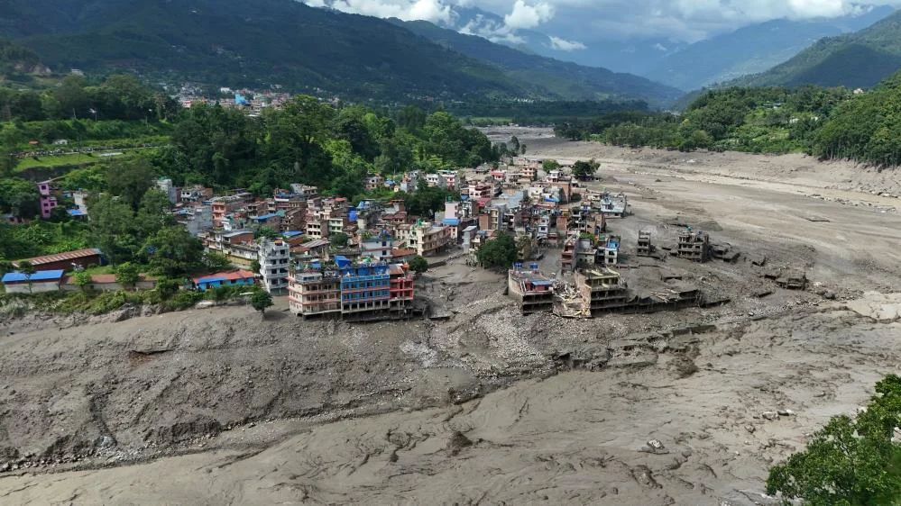 Himalayalar'da buzul koptu, Nepal'de 157 ölü, yüzlerce kayıp