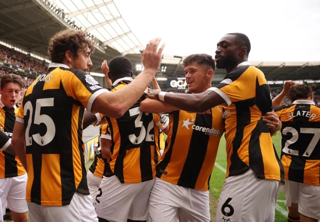 Hull City, Manchester United'ı ezdi! İlk maçta şov yaptılar