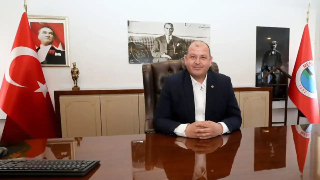 ilkay-cicek-kimdir-nereli-evli-mi-siyasi-kariyeri-1.webp