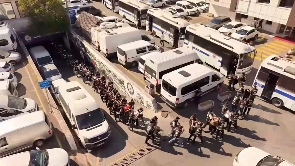 İstanbul'da sokak çetelerine dev operasyon! 217 şüpheli yakalandı