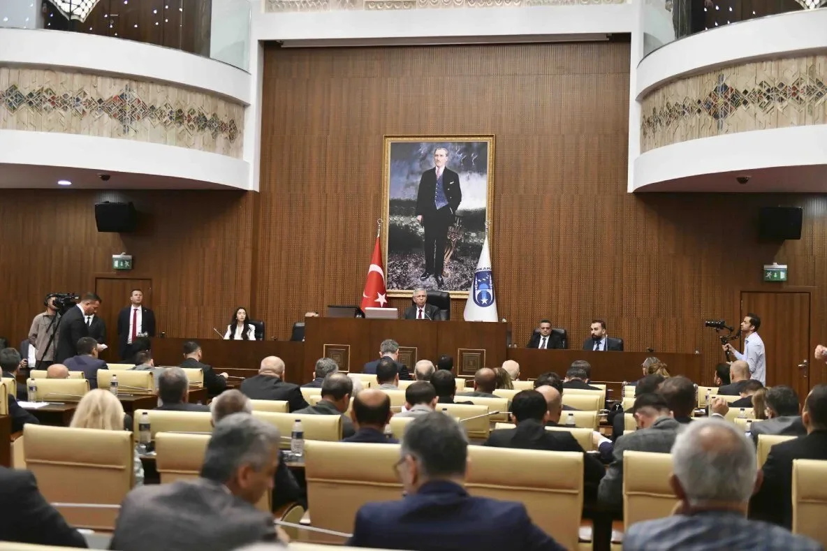 Mansur Yavaş için zor karar: ABB'de CHP 49'a Düştü