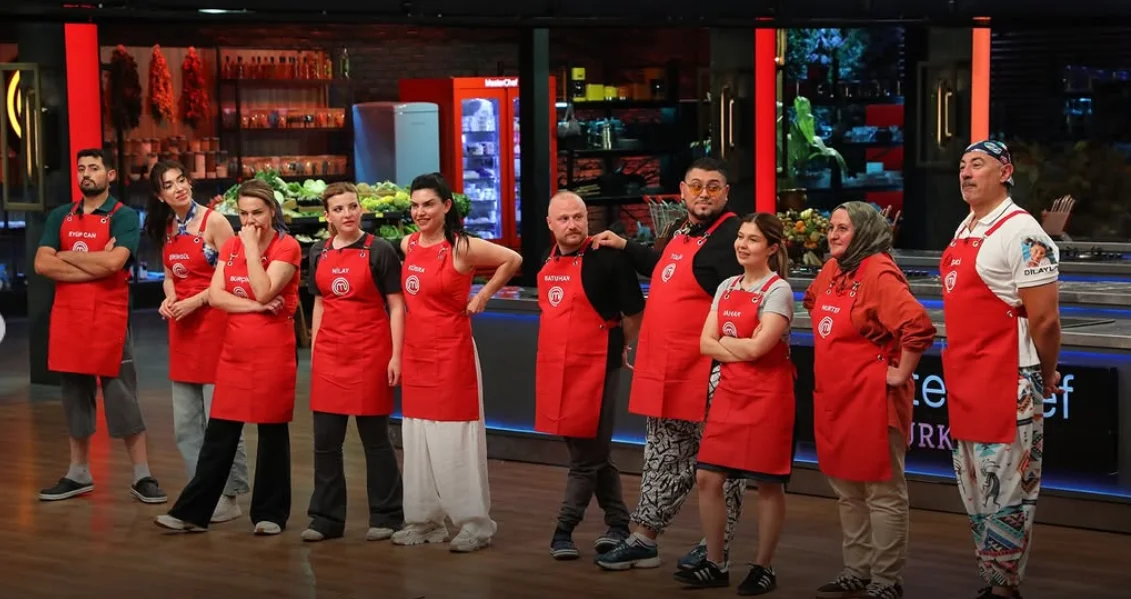 masterchef-turkiye-kim-kazandi-mavi-takim-kaptani-ve-kirmizi-takim-3.webp