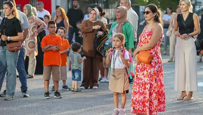 MEB'den memur velilere izin müjdesi! Tarih ve saatler belli oldu