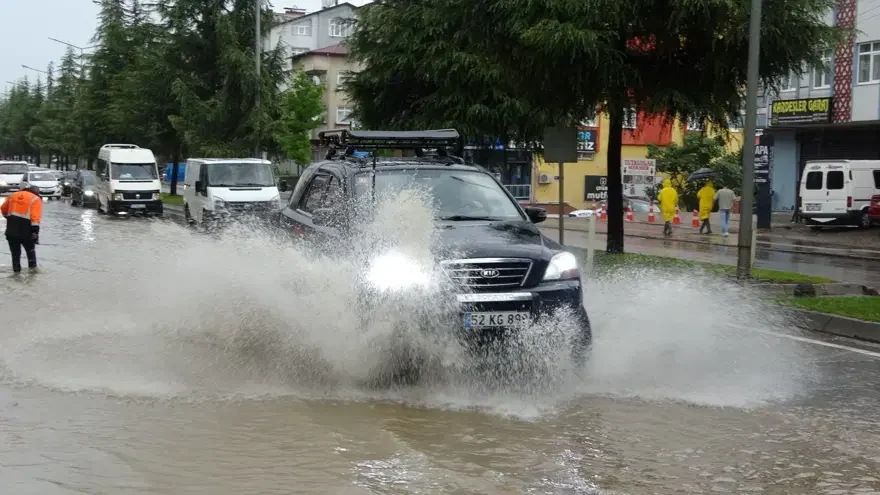 Meteoroloji'den peş peşe alarm: Samsun, Ordu, Tokat ve Hatay dikkat!