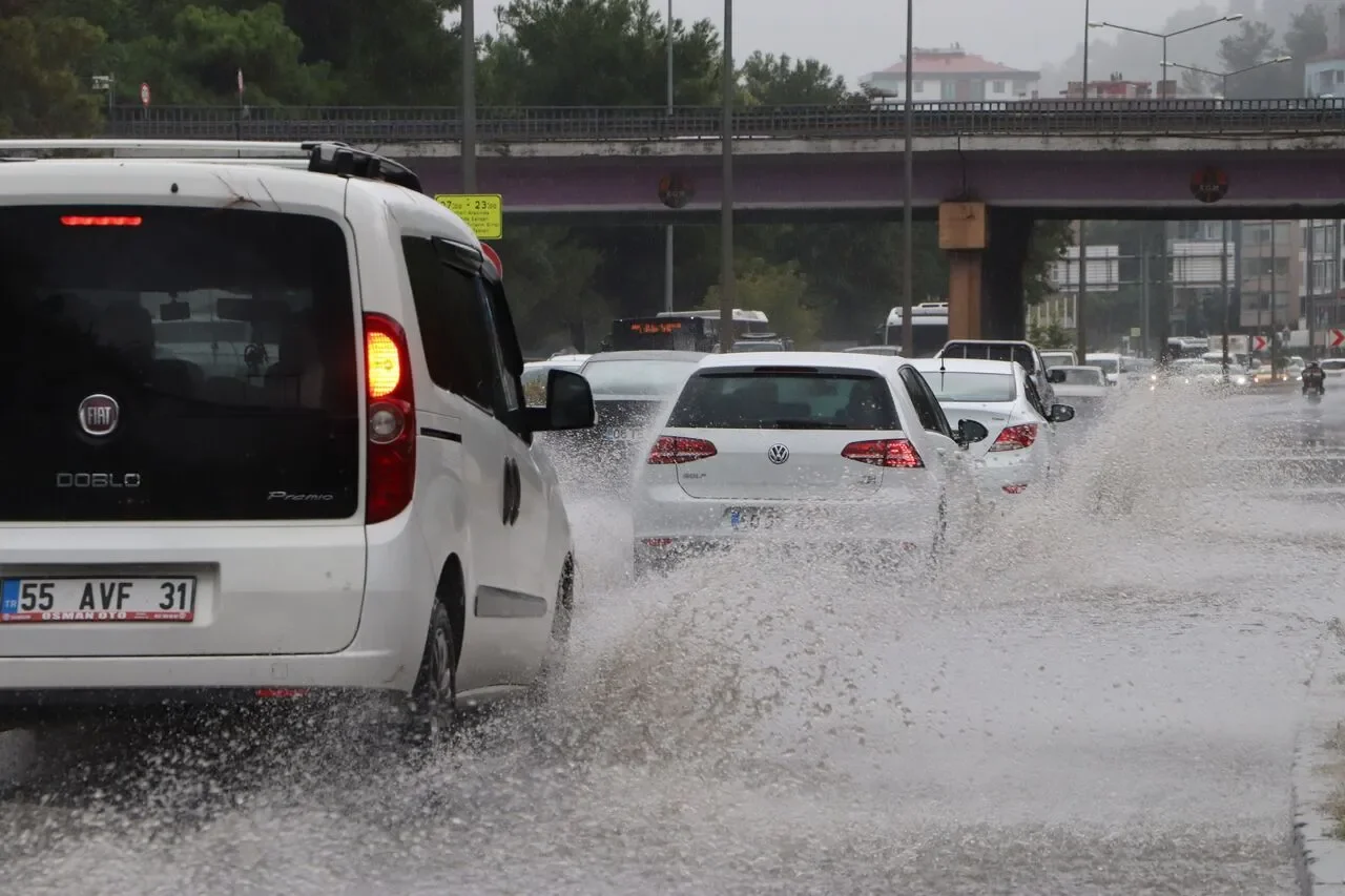 Meteoroloji'den peş peşe alarm: Samsun, Ordu, Tokat ve Hatay dikkat!