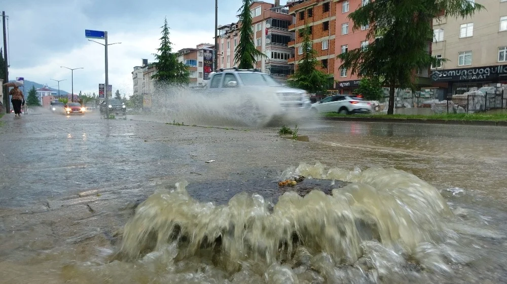 Meteoroloji'den peş peşe alarm: Samsun, Ordu, Tokat ve Hatay dikkat!