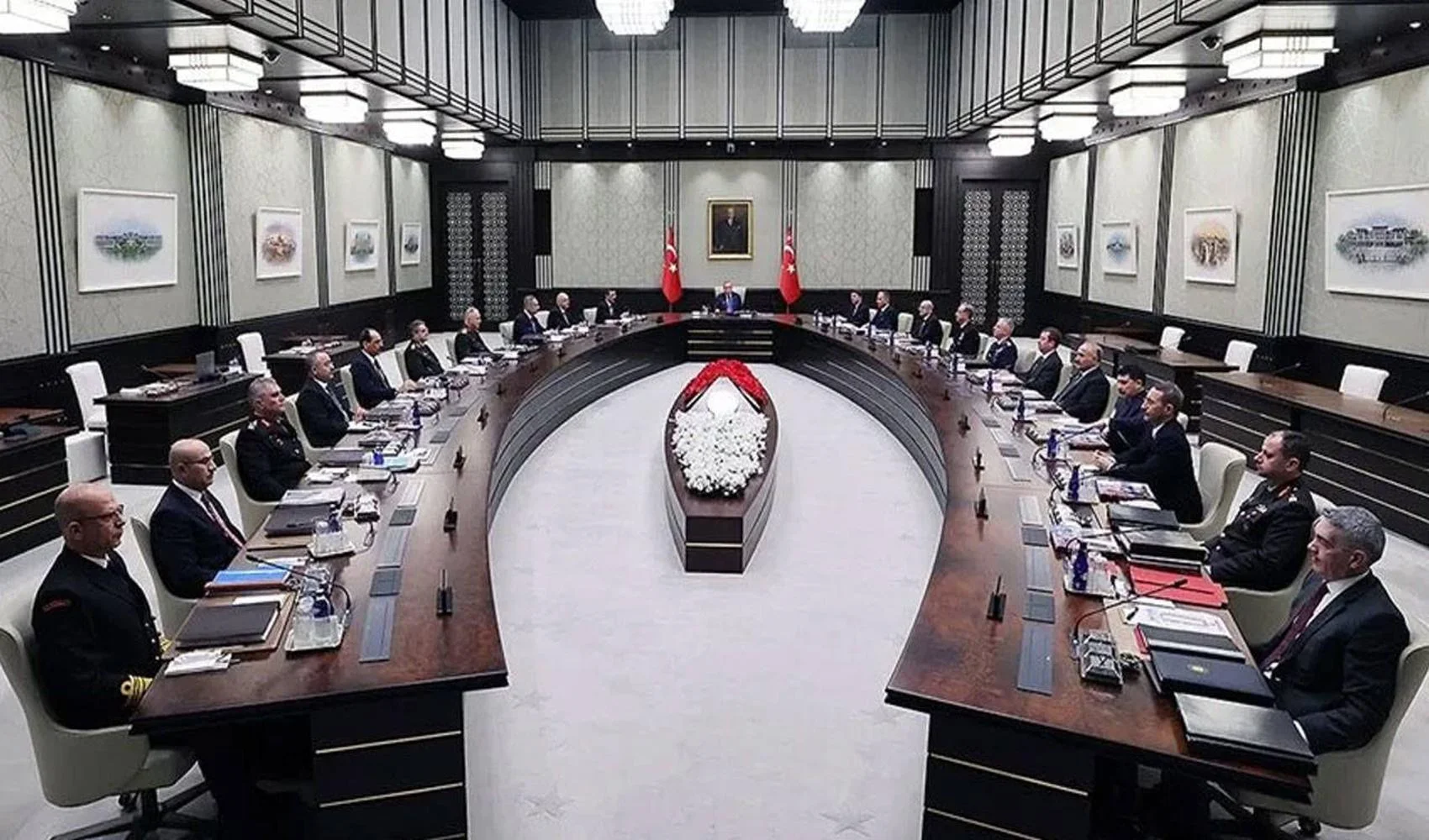 mgk-toplaniyor-gundemde-cerceve-yasa-ve-terorsuz-turkiye.webp