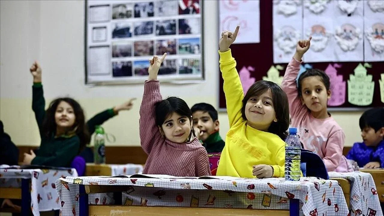 Okullar 14 Eylül'de açılıyor: MEB'den 6 maddelik yeni genelgede neler var?