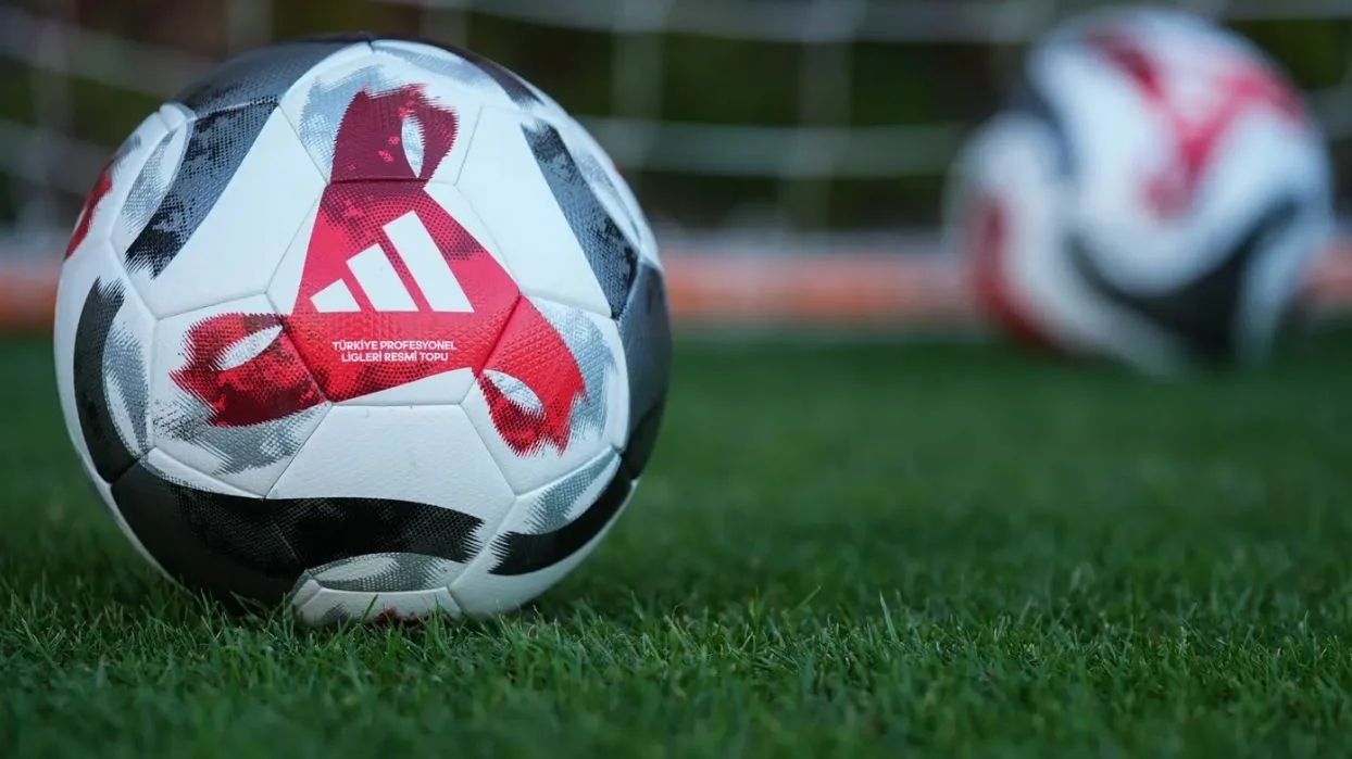 Süper Lig'de zirve değişti! 14 yıl sonra gelen liderlik