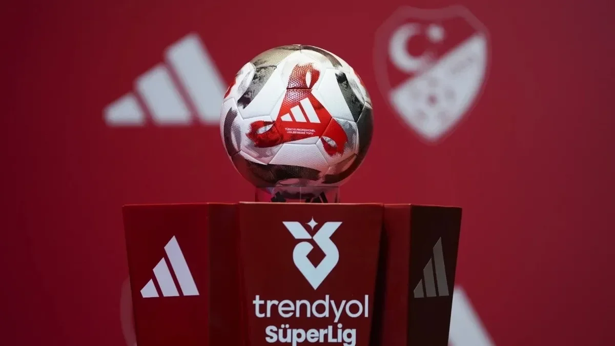 Süper Lig'de zirve değişti! 14 yıl sonra gelen liderlik
