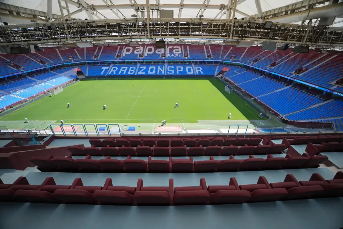 Trabzonspor'da çifte müjde: Tribünler birleşti, VIP Bordo açılıyor!