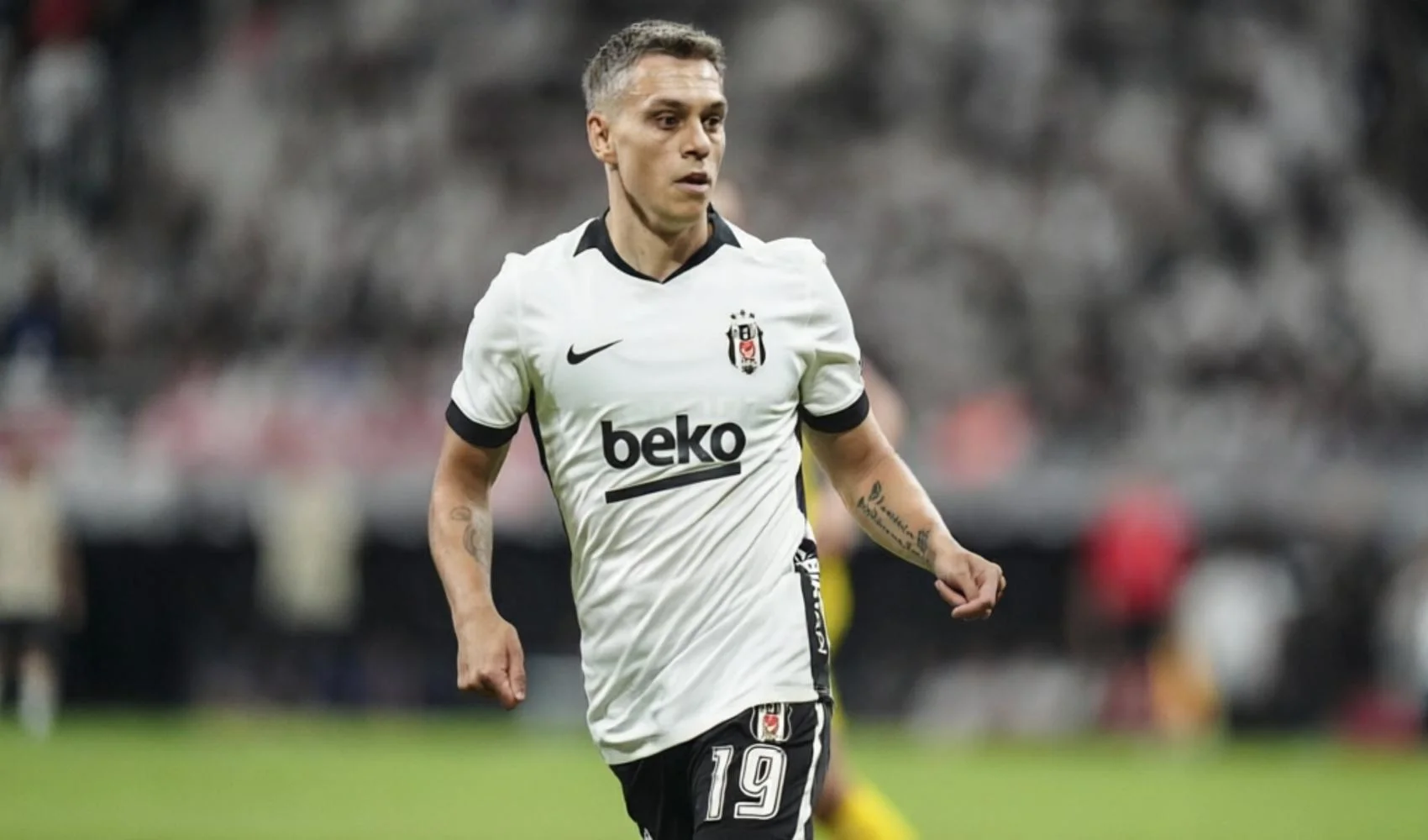 Trossard, Beşiktaş formasını ilk kez giydi! Tribünler coştu