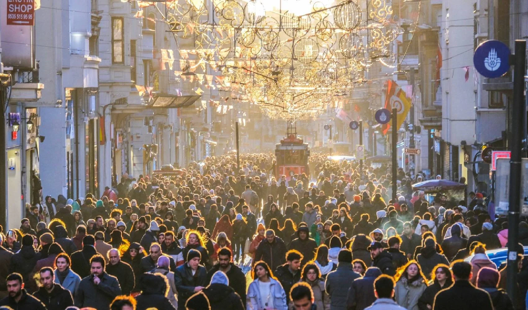 TÜİK, Türkiye'nin nüfusunu açıkladı: 228 bin kişi arttı
