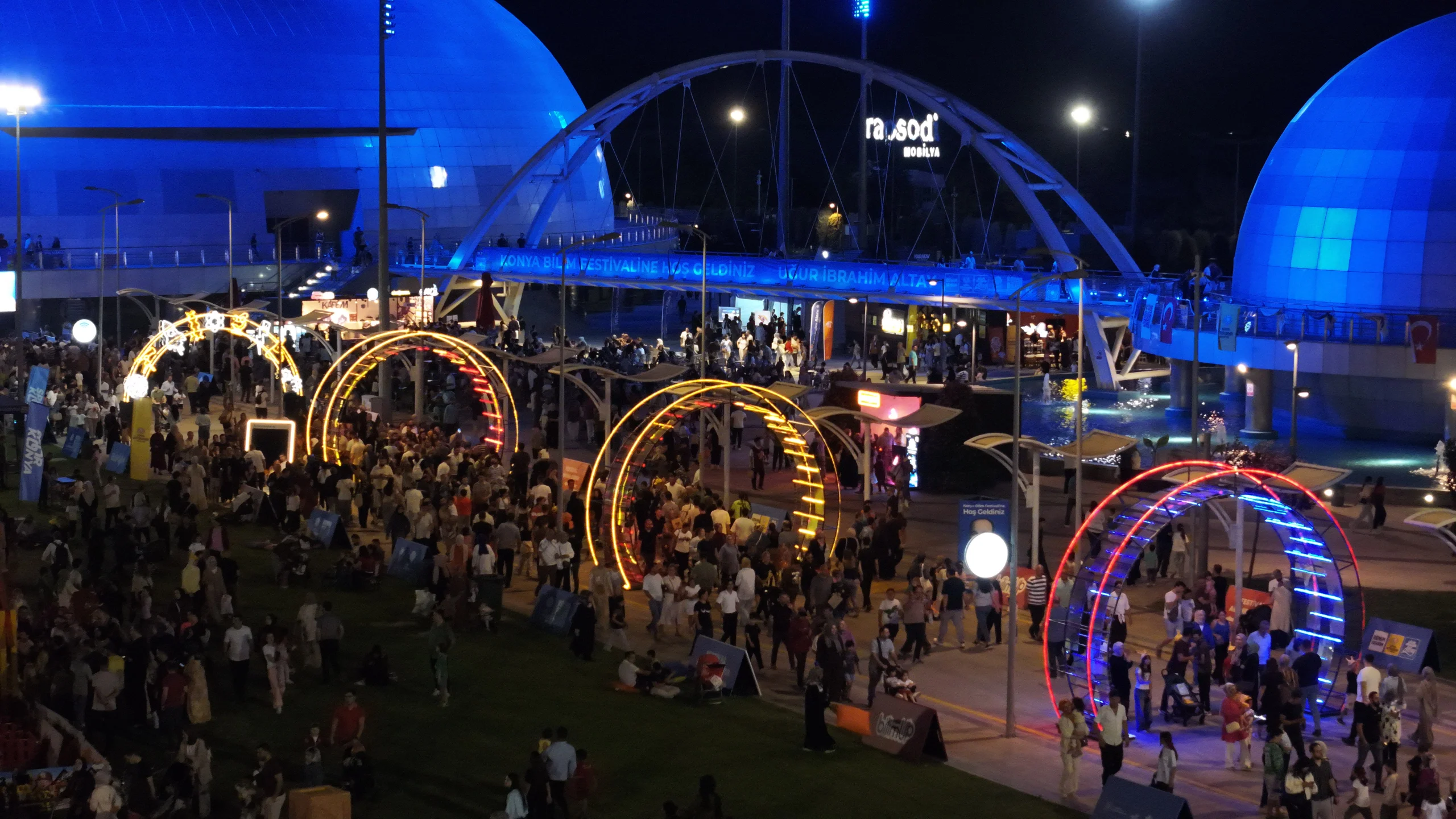 Türkiye’nin en büyüğü… 11. Konya Bilim Festivali Bakan Çiftçi’nin katılımıyla açıldı