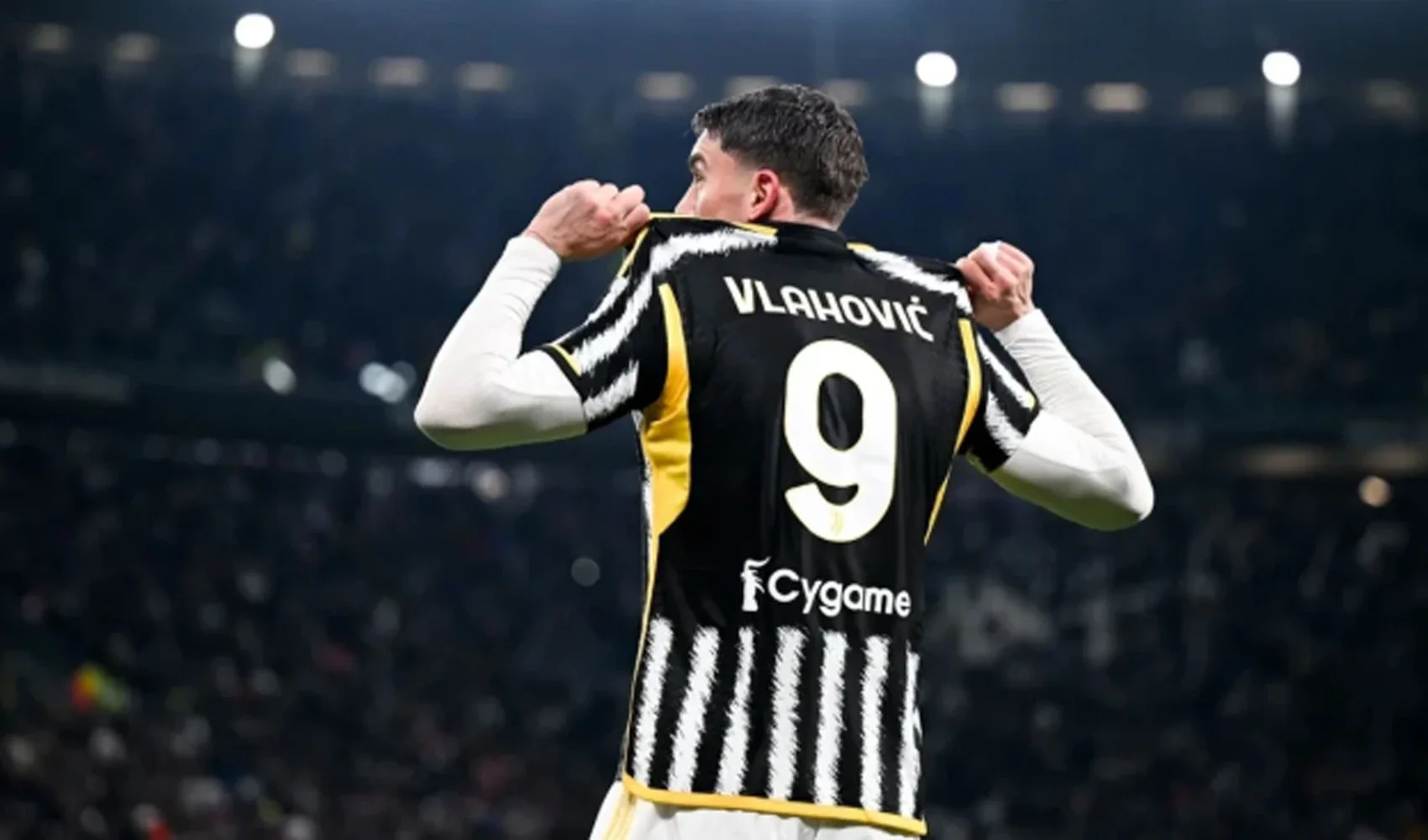 Vlahovic Beşiktaş'ta! İstanbul'a geliş saati belli oldu