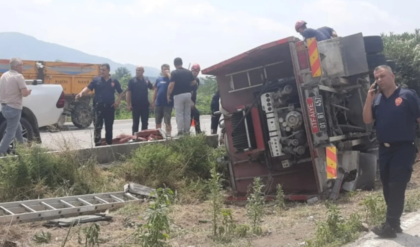 Yangına giden itfaiye arazözü devrildi! 3 er yaralandı