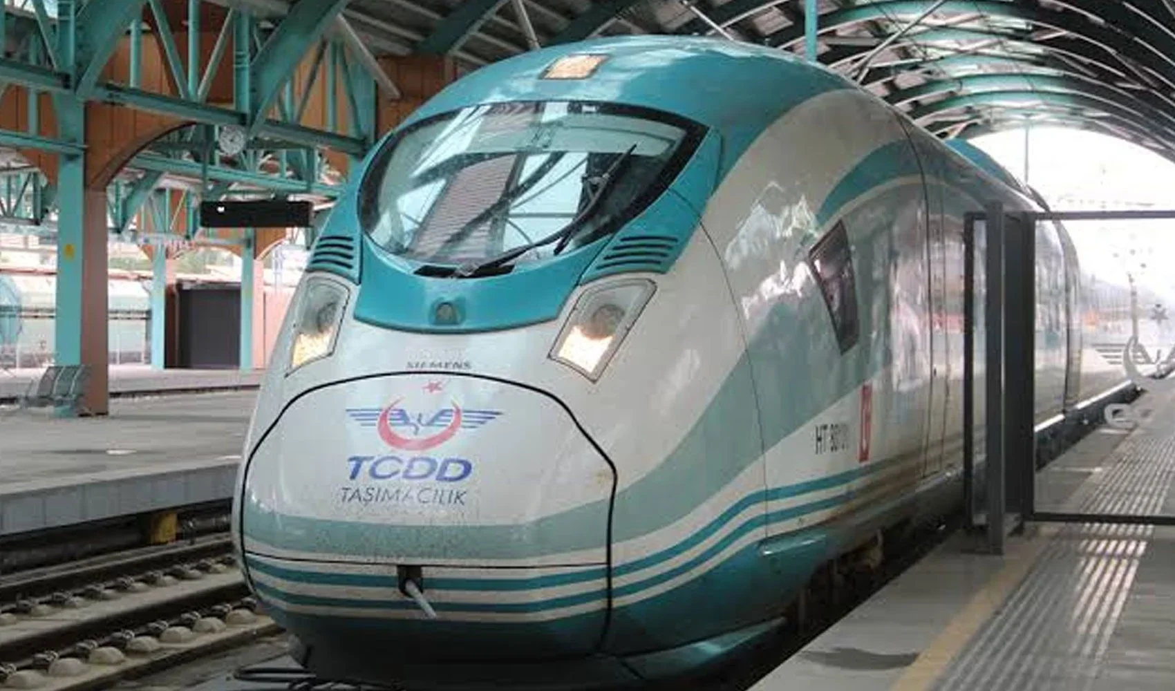 YHT bilet fiyatı zamlandı: Ankara-İstanbul ne kadar?
