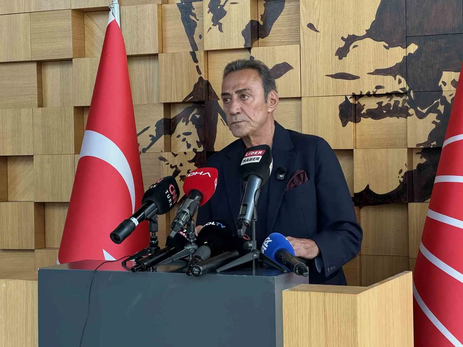 Zülfü Livaneli sorusu ortalığı gerdi! Berhan Şimşek Gemlik'te sert konuştu