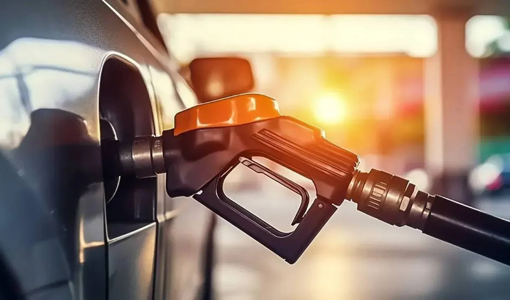 1-ekim-de-benzine-12-tl-den-fazla-zam-gelebilir-otv-devreye-giriyor-1.webp