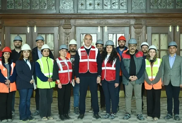 1000 kazıktan 200'ü kalmış! 115 yıllık Haydarpaşa Garı'nın temelindeki şok detay