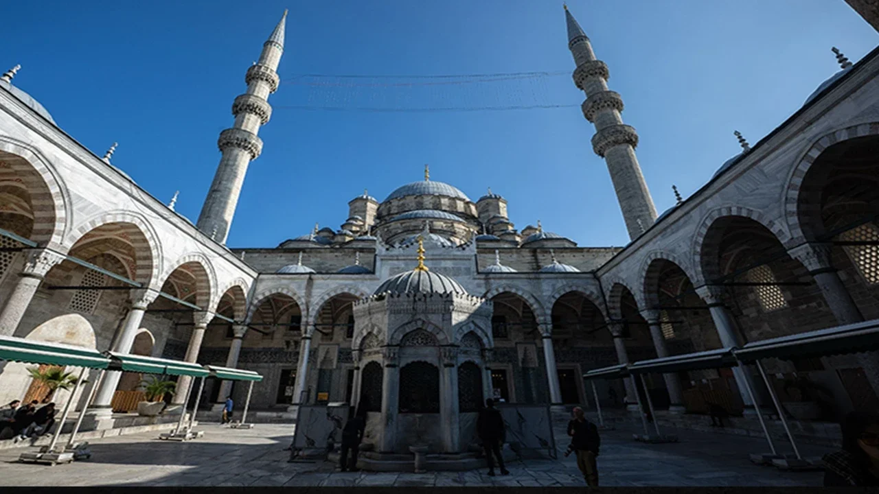 18 Eylül 7 büyükşehir için akşam ve yatsı ezan saatleri: Diyanet esaslı!