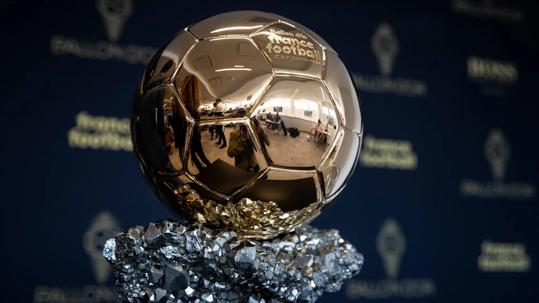 2026-ballon-d-or-adaylari-belli-oldu-messi-ve-lamine-yamal-listede-1.webp