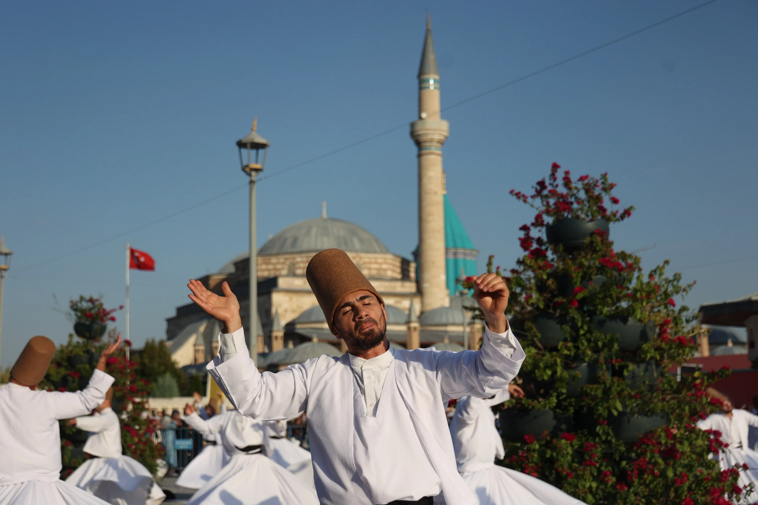23-uluslararasi-konya-mistik-muzik-festivali-sema-ayiniyle-acildi-1.webp