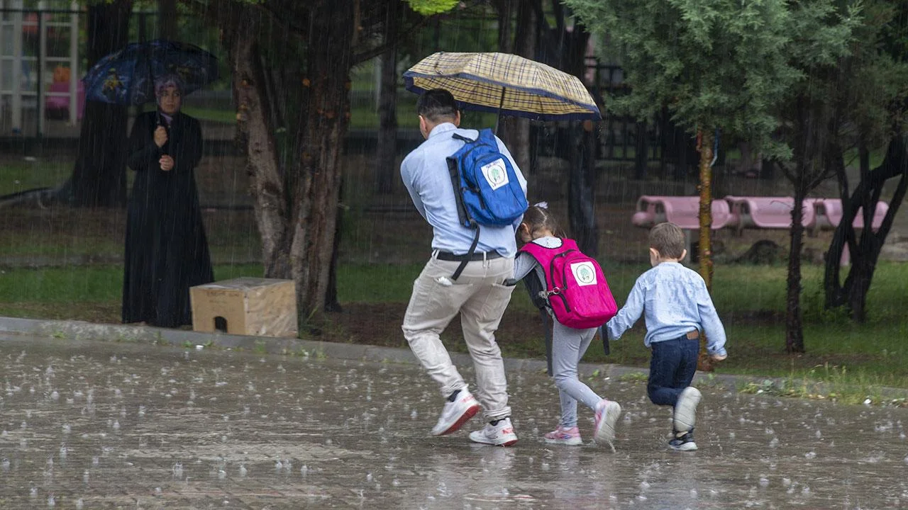 28 Eylül 2026 Pazartesi bugün okullar tatil mi? MEB'den açıklama!